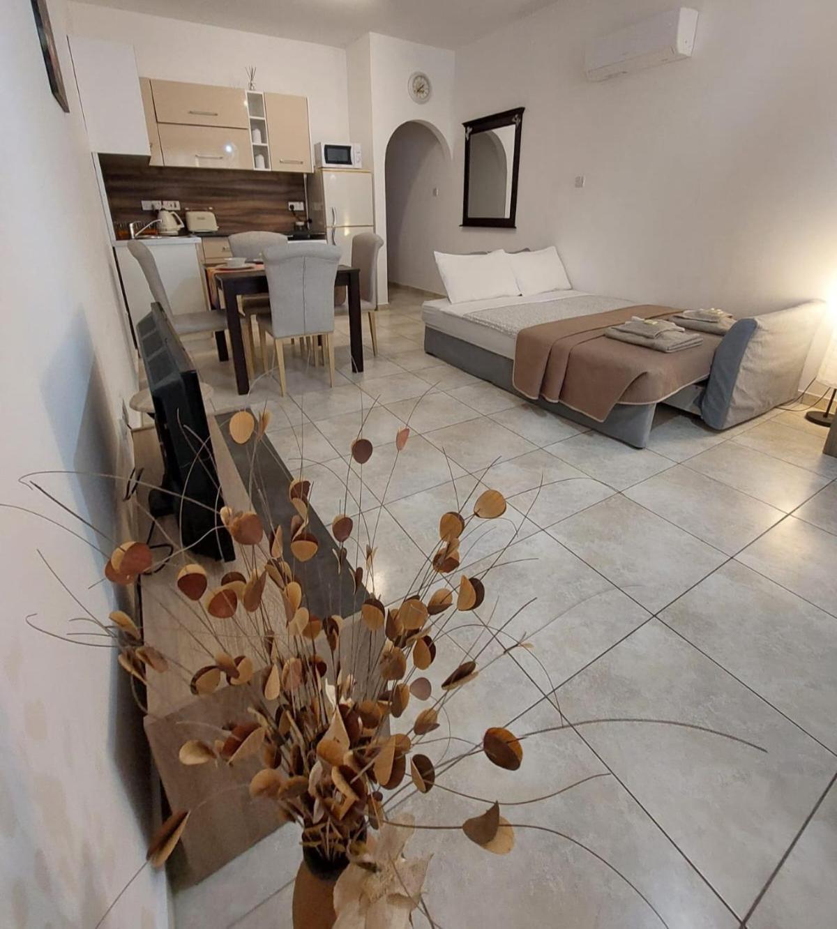 Joanne'S Cosy 1 Bdrm Apt Πάφος Εξωτερικό φωτογραφία